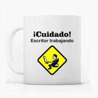 Tazas para escritores: escritor trabajando