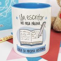 Taza de escritor: los escritores no pasan página